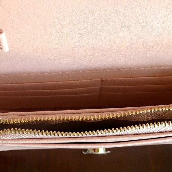 BEBE - NWT - "Sophia" Small Crossbody/Clutch in "Blush"/Quilted Vegan Leather - Picture 7 of 16